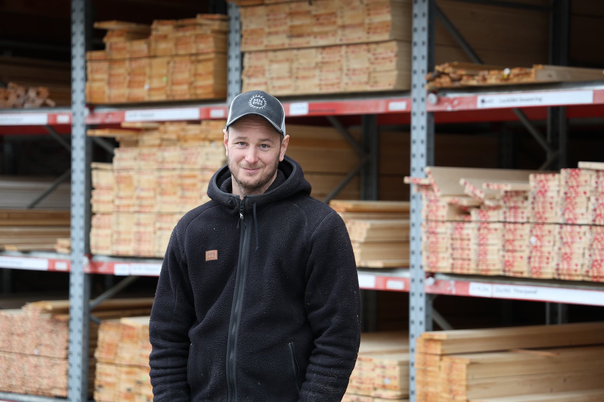 <span id="hs_cos_wrapper_name" class="hs_cos_wrapper hs_cos_wrapper_meta_field hs_cos_wrapper_type_text" style="" data-hs-cos-general-type="meta_field" data-hs-cos-type="text" >Därför väljer Martin alltid Svenska Fönster</span>