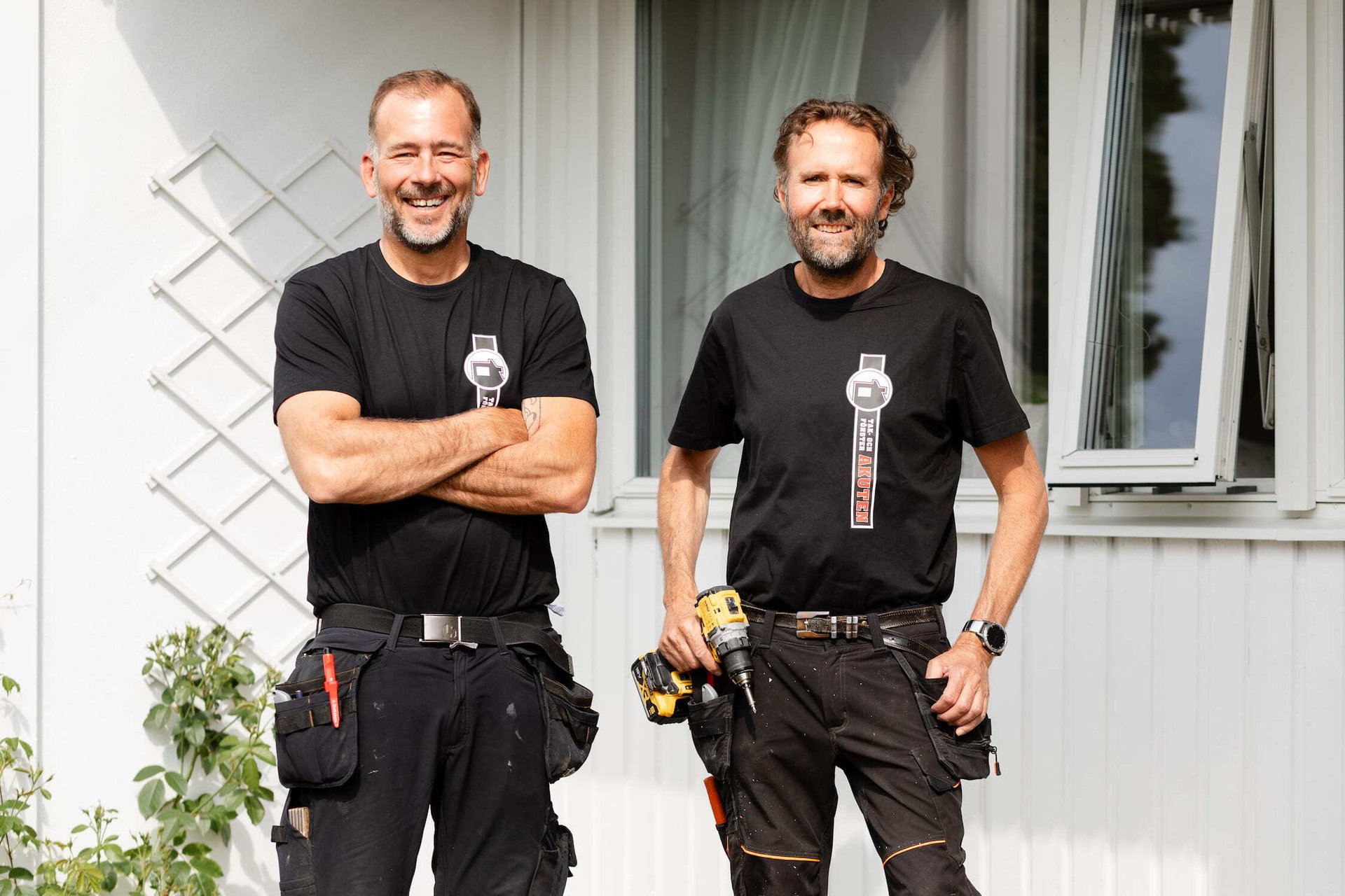 <span id="hs_cos_wrapper_name" class="hs_cos_wrapper hs_cos_wrapper_meta_field hs_cos_wrapper_type_text" style="" data-hs-cos-general-type="meta_field" data-hs-cos-type="text" >De gillar snygga fönster som är enkla att montera</span>