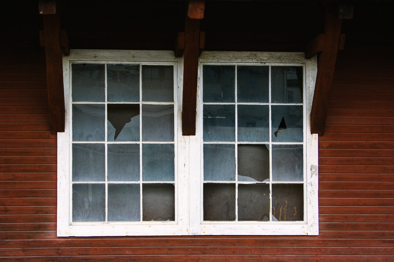 <span id="hs_cos_wrapper_name" class="hs_cos_wrapper hs_cos_wrapper_meta_field hs_cos_wrapper_type_text" style="" data-hs-cos-general-type="meta_field" data-hs-cos-type="text" >7 skäl att byta fönster</span>